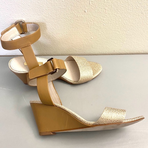 Louise at Cie Tan and Gold Wedge Sandals genuine leather, very comfort. S . 7.5M - Picture 3 of 8